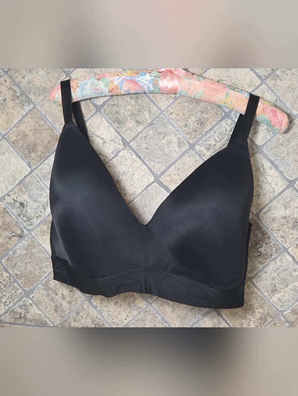 Pink Victorias Secret Wear Everywhere Wireless Lightly Lined Bra 38DDD Black